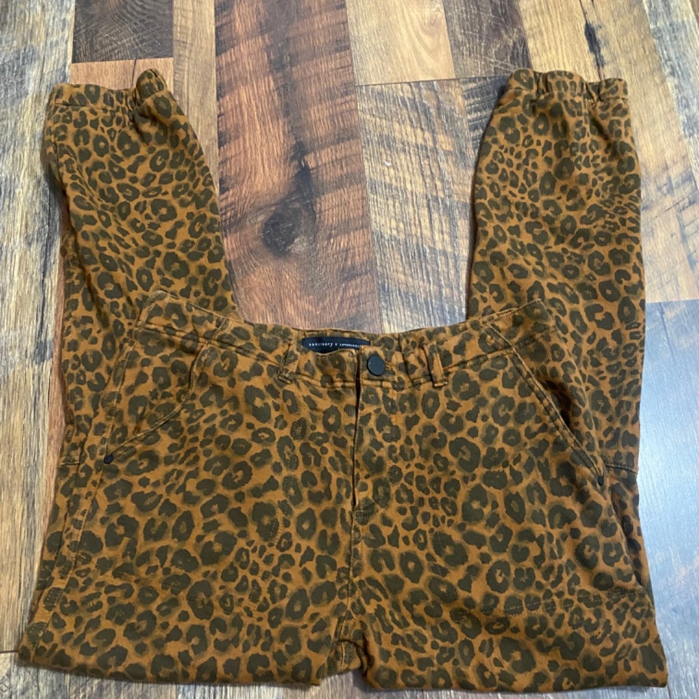Anthropologie Leopard-Print Joggers in Brown and Black - Picture 3 of 7
